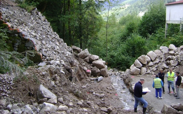 Aprés démolition du pont en maçonnerie